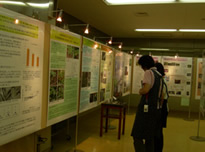 Panel exhibits image02