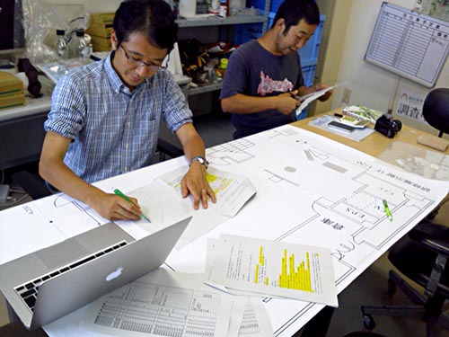 展示室のレイアウトを試行錯誤中