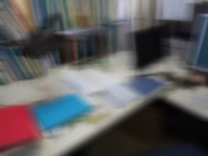 田中博士の机の上