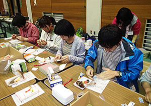 早朝、全員が集合