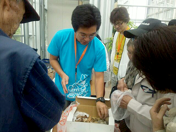 鑑定テーブルの様子