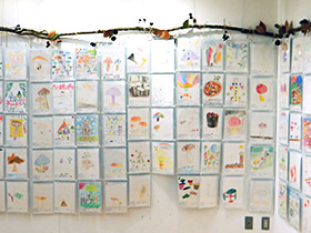 きのこ画コンテスト応募作品展示イメージ