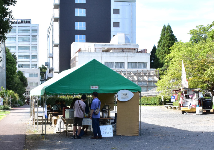 中央広場のかき氷テント